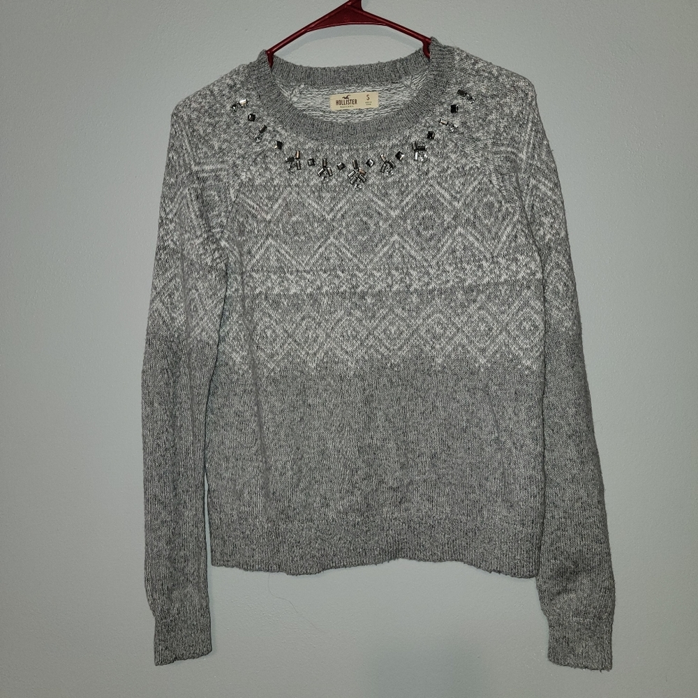 Hollister women's light weight bling neck sweater